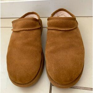 UGG SLIPPERS